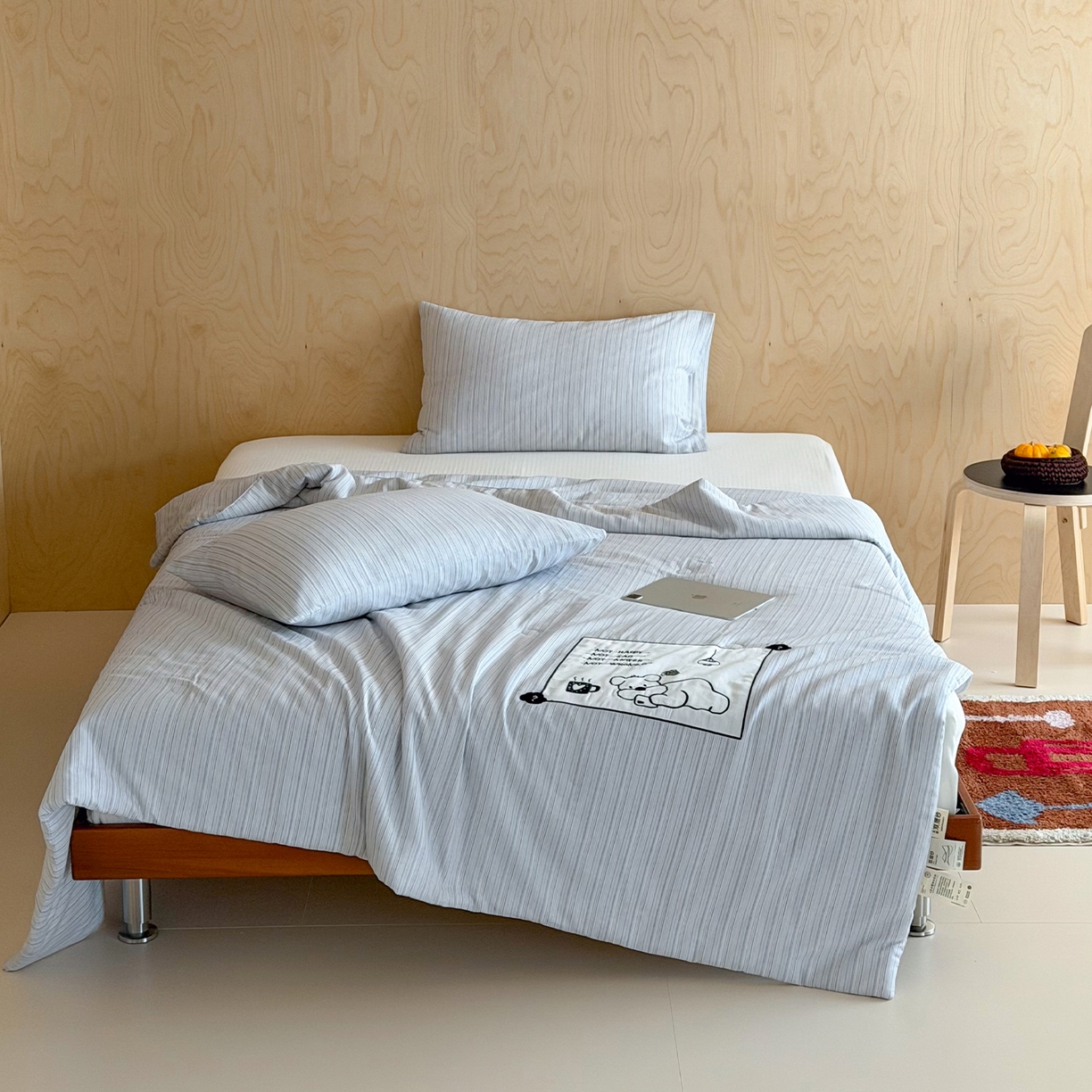 91家纺网 家纺一手货源 找家纺 一加一 2026新款全棉双层纱贴布绣大豆夏被-格格乐园 雾蓝熊语