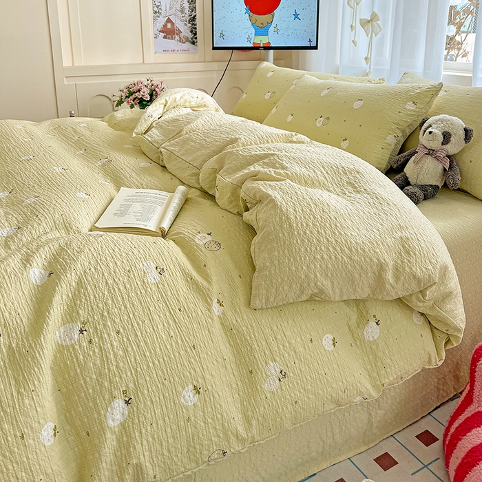 91家纺网 家纺一手货源 找家纺 梦纤绒 2026春夏新款简单款泡芙纱印花四件套 抹茶梅梅