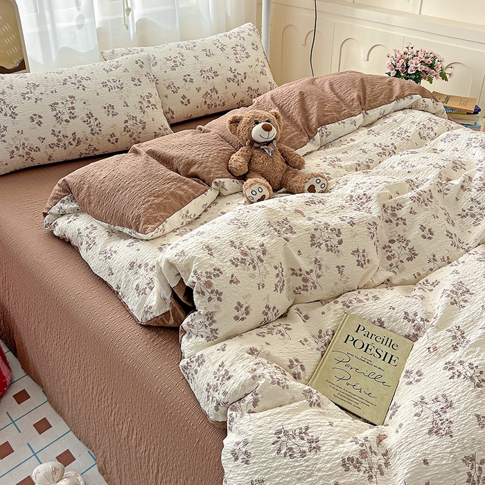 91家纺网 家纺一手货源 找家纺 梦纤绒 2026春夏新款简单款泡芙纱印花四件套 暮秋