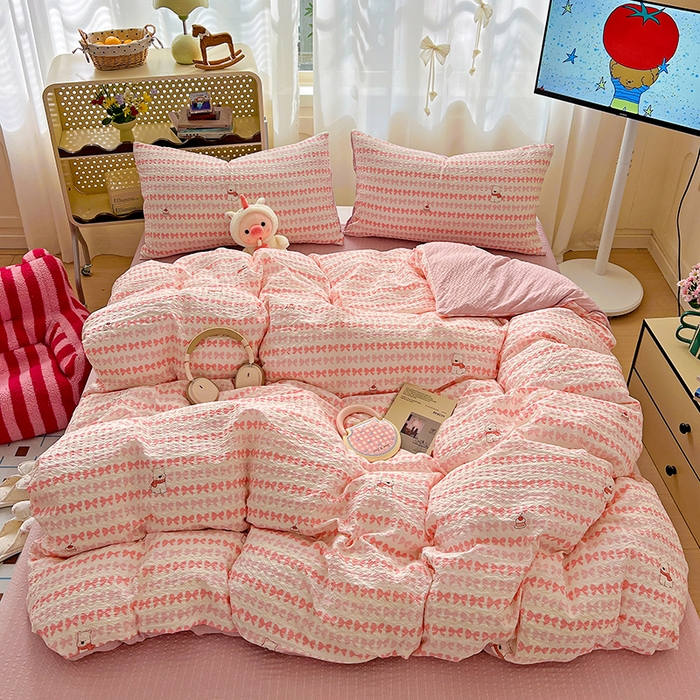 91家纺网 家纺一手货源 找家纺 梦纤绒 2026春夏新款简单款泡芙纱印花四件套 泡芙小狗