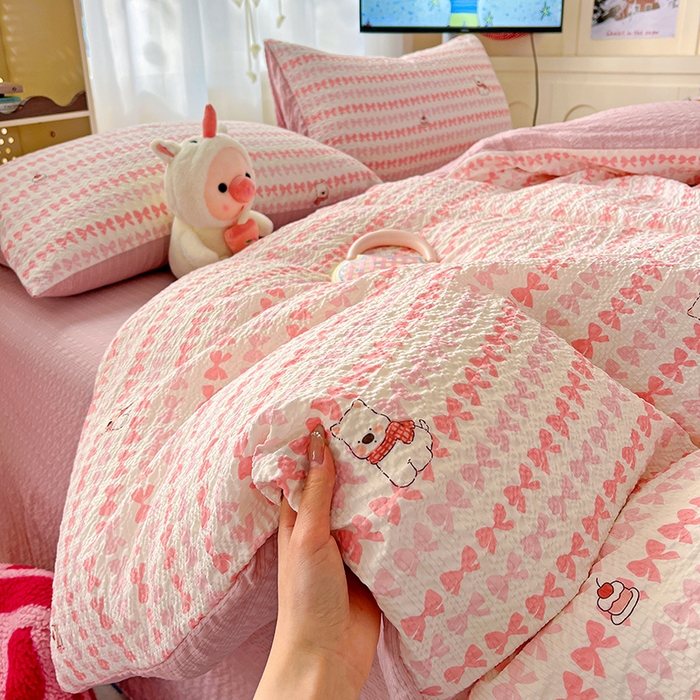 91家纺网 家纺一手货源 找家纺 梦纤绒 2026春夏新款简单款泡芙纱印花四件套 泡芙小狗