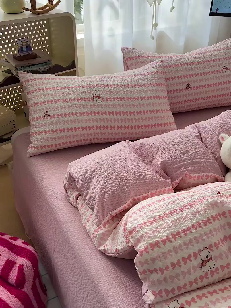 91家纺网 家纺一手货源 找家纺 梦纤绒 2026春夏新款简单款泡芙纱印花四件套 泡芙小狗