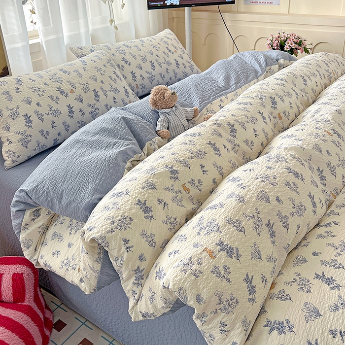 91家纺网 家纺一手货源 找家纺 梦纤绒 2026春夏新款简单款泡芙纱印花四件套 青花集