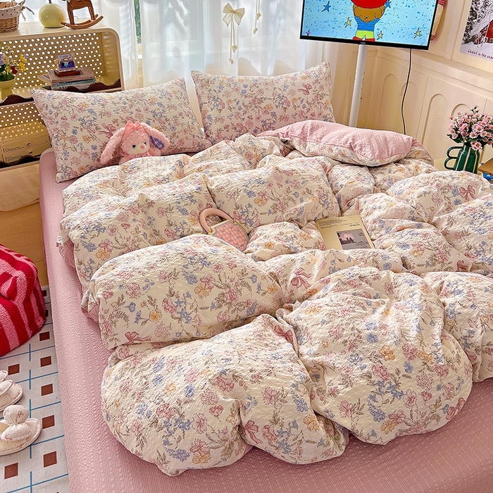 91家纺网 家纺一手货源 找家纺 梦纤绒 2026春夏新款简单款泡芙纱印花四件套 诗意柔