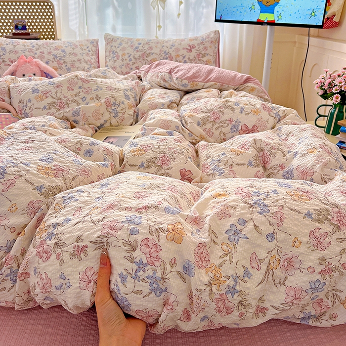 91家纺网 家纺一手货源 找家纺 梦纤绒 2026春夏新款简单款泡芙纱印花四件套 诗意柔