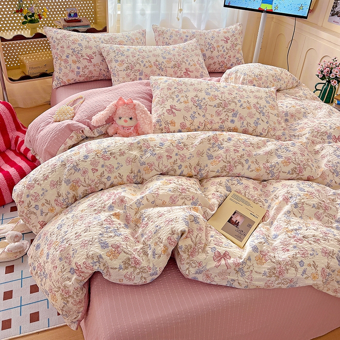 91家纺网 家纺一手货源 找家纺 梦纤绒 2026春夏新款简单款泡芙纱印花四件套 诗意柔