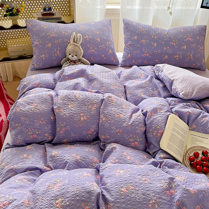 91家纺网 家纺一手货源 找家纺 梦纤绒 2026春夏新款简单款泡芙纱印花四件套 水云间