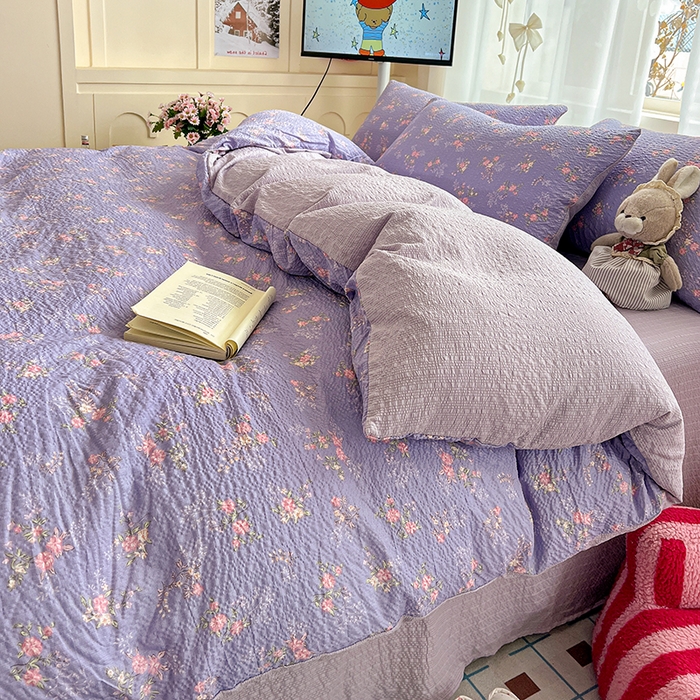 91家纺网 家纺一手货源 找家纺 梦纤绒 2026春夏新款简单款泡芙纱印花四件套 水云间