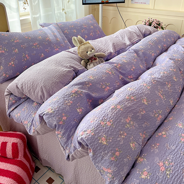 91家纺网 家纺一手货源 找家纺 梦纤绒 2026春夏新款简单款泡芙纱印花四件套 水云间