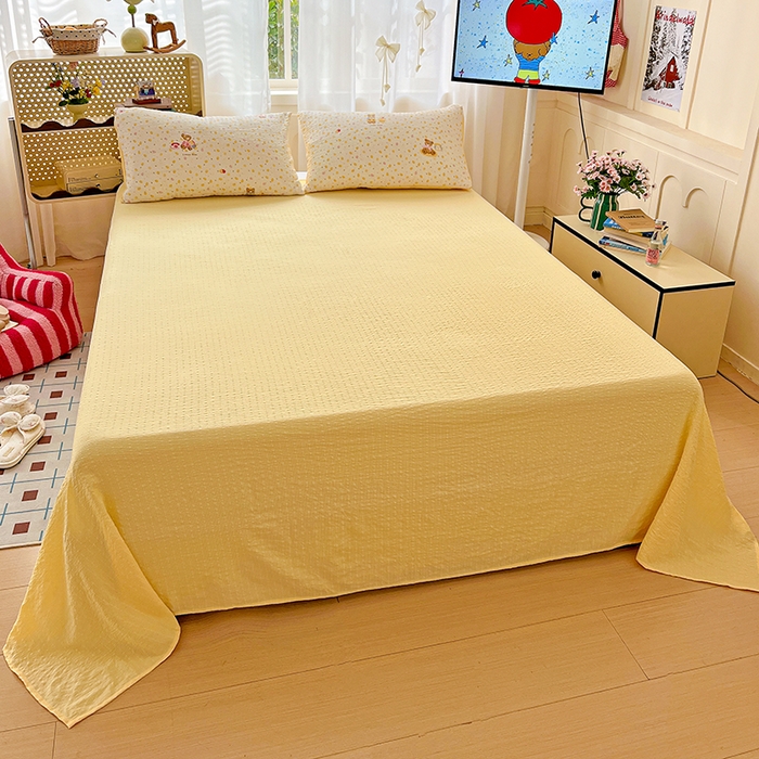 91家纺网 家纺一手货源 找家纺 梦纤绒 2026春夏新款简单款泡芙纱印花四件套 棕熊宝贝