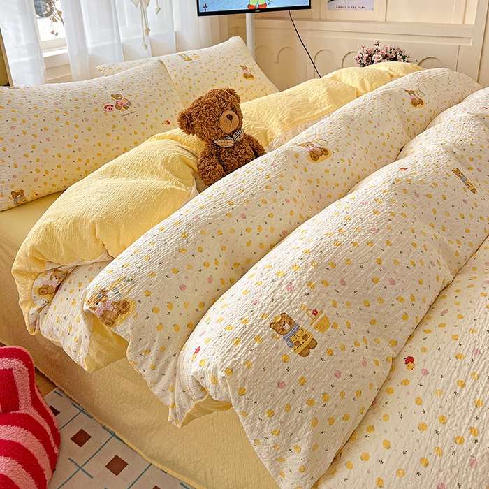 91家纺网 家纺一手货源 找家纺 梦纤绒 2026春夏新款简单款泡芙纱印花四件套 棕熊宝贝