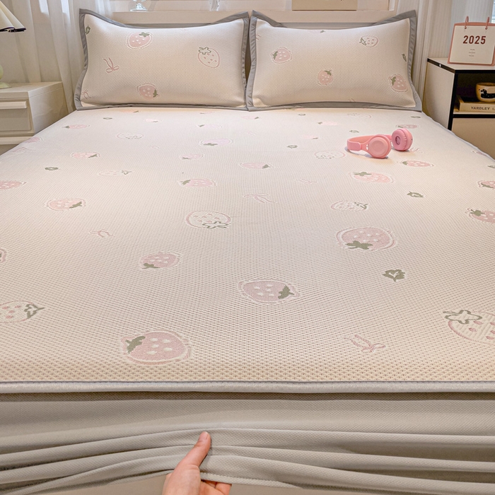 91家纺网 家纺一手货源 找家纺 富馨莱 2026新款PE乙纶高克重冰豆豆席凉感凉席单件席子床笠款支持一件定做尺寸学生宿舍 草莓乐园