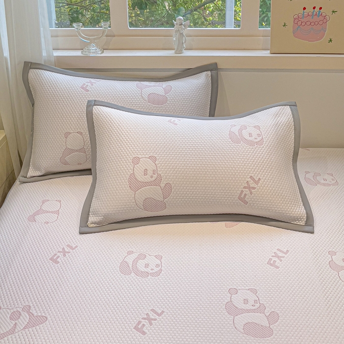 91家纺网 家纺一手货源 找家纺 富馨莱 2026新款PE乙纶高克重冰豆豆席凉感凉席单件席子床笠款支持一件定做尺寸学生宿舍 熊猫嘟嘟-粉