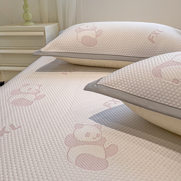 91家纺网 家纺一手货源 找家纺 富馨莱 2026新款PE乙纶高克重冰豆豆席凉感凉席单件席子床笠款支持一件定做尺寸学生宿舍 熊猫嘟嘟-粉