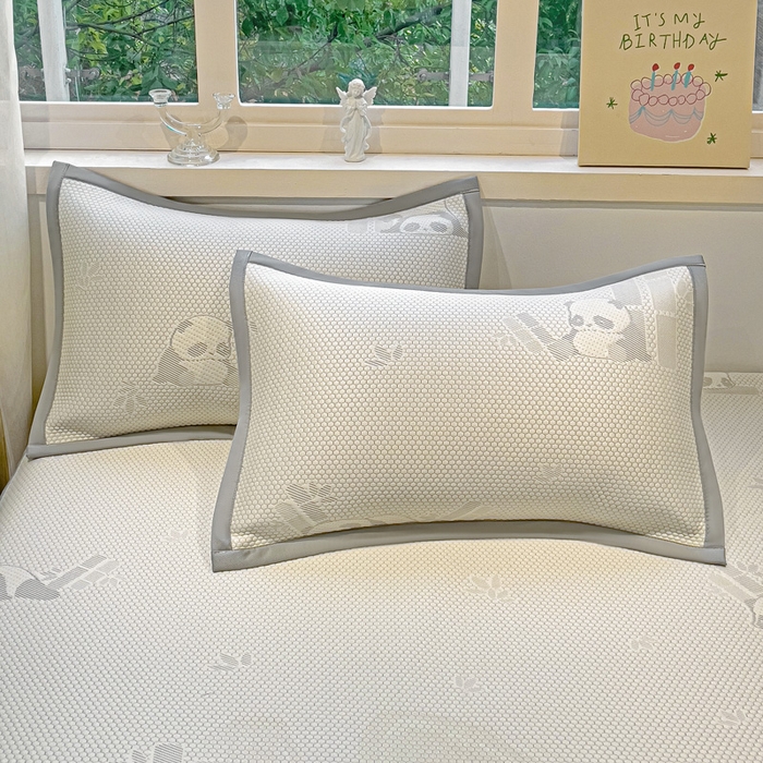 91家纺网 家纺一手货源 找家纺 富馨莱 2026新款PE乙纶高克重冰豆豆席凉感凉席单件席子床笠款支持一件定做尺寸学生宿舍 熊猫嘟嘟-灰