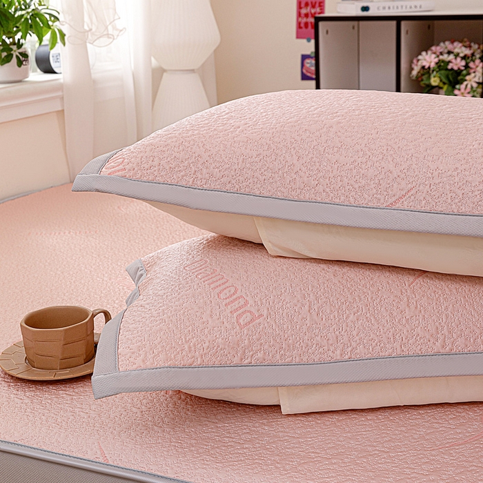 91家纺网 家纺一手货源 找家纺 富馨莱 2026新款PE乙纶高克重冰豆豆席凉感凉席单件席子床笠款支持一件定做尺寸学生宿舍 寻意-粉