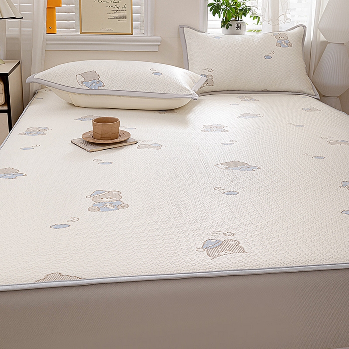 91家纺网 家纺一手货源 找家纺 富馨莱 2026新款PE乙纶高克重冰豆豆席凉感凉席单件席子床笠款支持一件定做尺寸学生宿舍 可爱熊