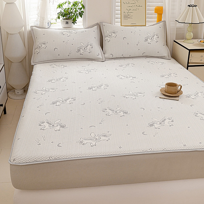 91家纺网 家纺一手货源 找家纺 富馨莱 2026新款PE乙纶高克重冰豆豆席凉感凉席单件席子床笠款支持一件定做尺寸学生宿舍 小飞马