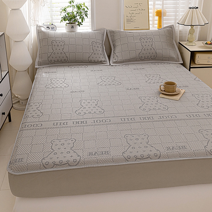 91家纺网 家纺一手货源 找家纺 富馨莱 2026新款PE乙纶高克重冰豆豆席凉感凉席单件席子床笠款支持一件定做尺寸学生宿舍 灰格熊