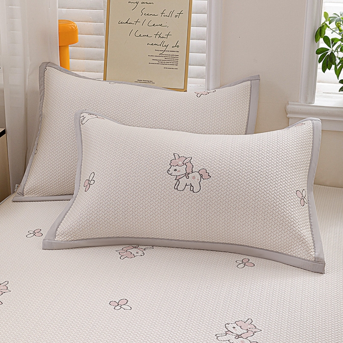 91家纺网 家纺一手货源 找家纺 富馨莱 2026新款PE乙纶高克重冰豆豆席凉感凉席单件席子床笠款支持一件定做尺寸学生宿舍 吉祥小马