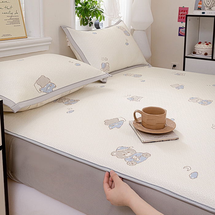 91家纺网 家纺一手货源 找家纺 富馨莱 2026新款PE乙纶高克重冰豆豆席凉感凉席单件席子床笠款支持一件定做尺寸学生宿舍 可爱熊