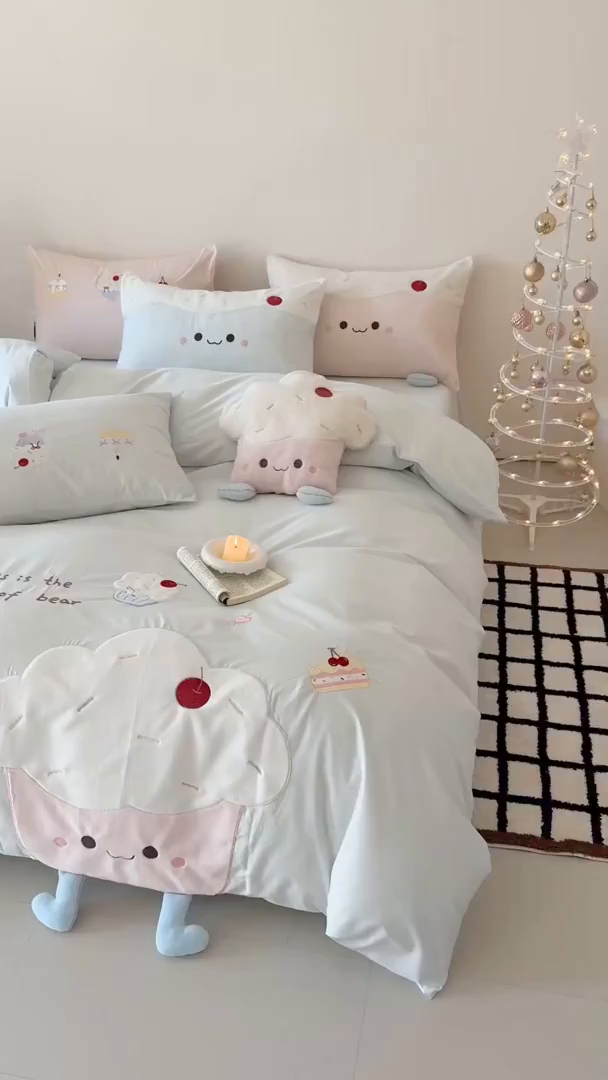 91家纺网 家纺一手货源 找家纺 嗨购家纺 2026新款40S水洗棉贴布刺绣四件套-半糖萌新系列（送同款抱枕 淘宝劵后控价：小号298元 标准348元 大号368元） 半糖萌新-蓝