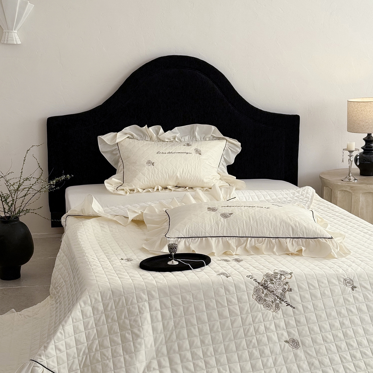 91家纺网 家纺一手货源 找家纺 （总）嗨购家纺 2026新款50S长绒棉刺绣床盖三件套-山茶花涧（控价338/358)