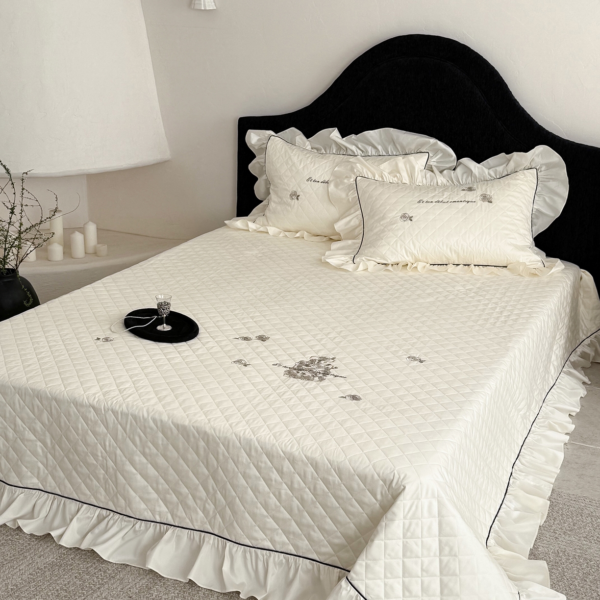 91家纺网 家纺一手货源 找家纺 （总）嗨购家纺 2026新款50S长绒棉刺绣床盖三件套-山茶花涧（控价338/358)