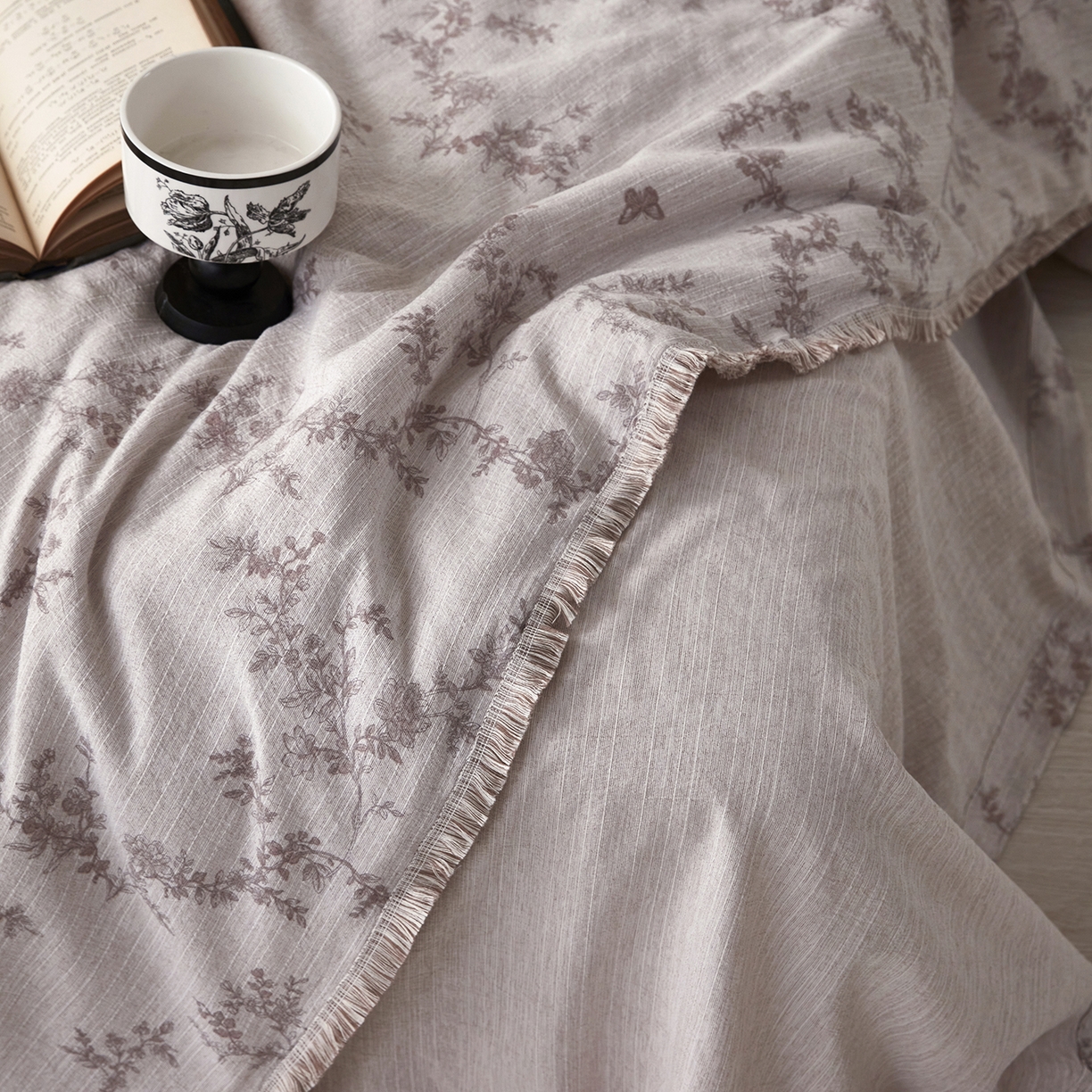 91家纺网 家纺一手货源 找家纺 网客家纺 2026新款提花色织麻夏被四件套 蝶恋花