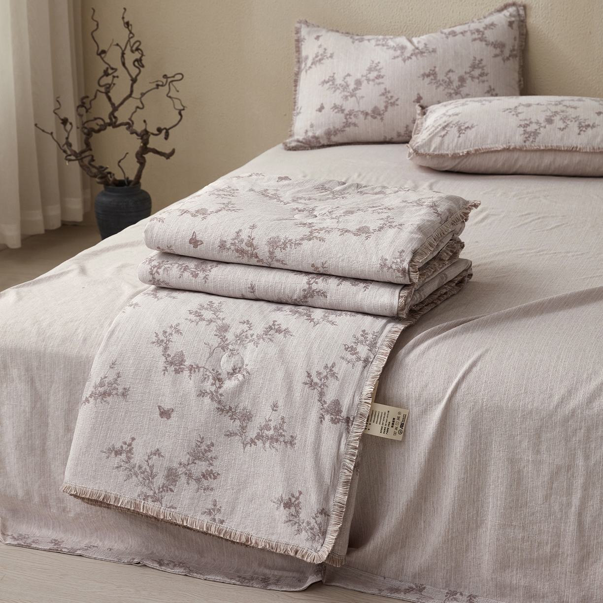 91家纺网 家纺一手货源 找家纺 网客家纺 2026新款提花色织麻夏被四件套 蝶恋花