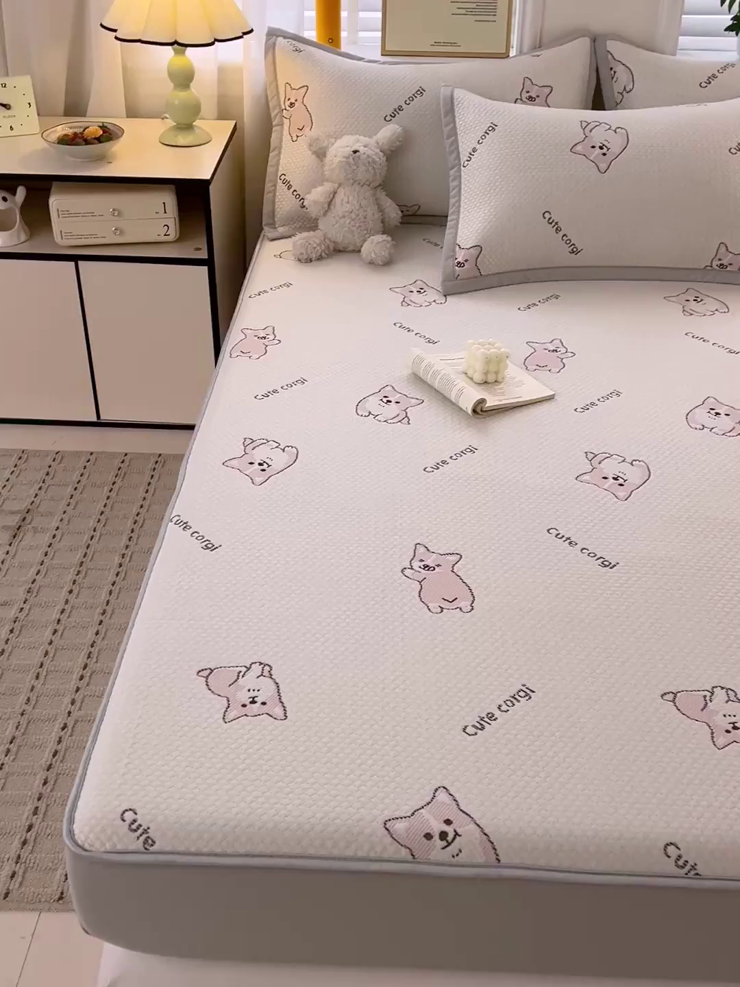 91家纺网 家纺一手货源 找家纺 富馨莱 2026新款PE乙纶高克重冰豆豆席凉感凉席单件席子床笠款支持一件定做尺寸学生宿舍 小狗-柯基