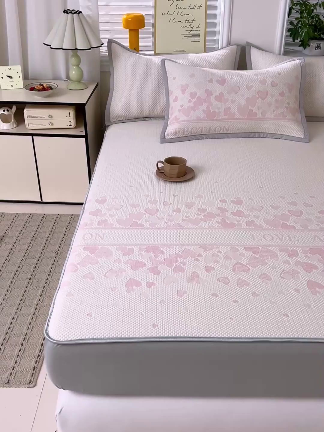 91家纺网 家纺一手货源 找家纺 富馨莱 2026新款PE乙纶高克重冰豆豆席凉感凉席单件席子床笠款支持一件定做尺寸学生宿舍 爱意满满-粉