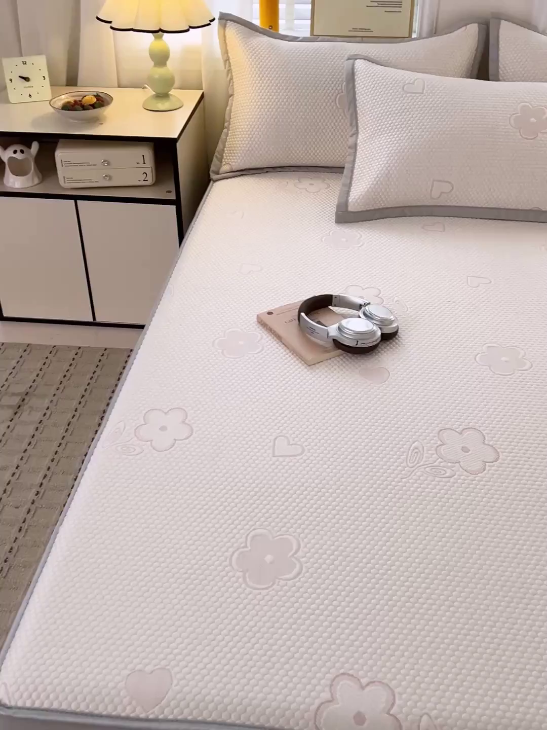 91家纺网 家纺一手货源 找家纺 富馨莱 2026新款PE乙纶高克重冰豆豆席凉感凉席单件席子床笠款支持一件定做尺寸学生宿舍 花儿朵朵