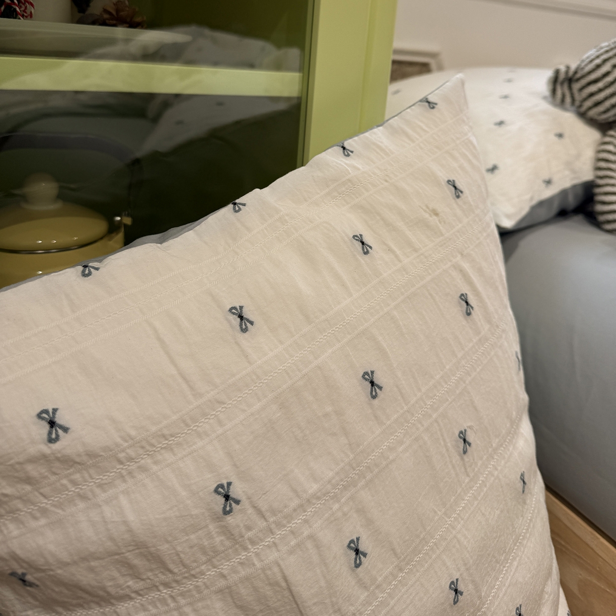 91家纺网 家纺一手货源 找家纺 怡家居 2026春夏新款全棉纯棉水洗棉提花四件套 蓝色蝴蝶结