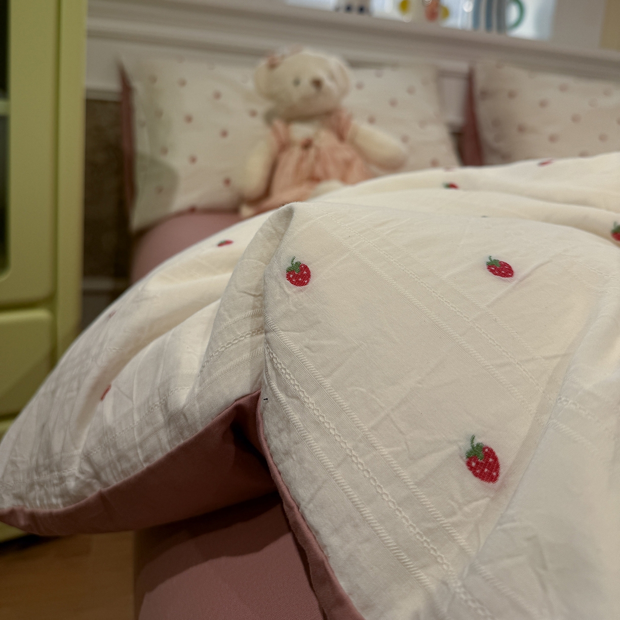 91家纺网 家纺一手货源 找家纺 怡家居 2026春夏新款全棉纯棉水洗棉提花四件套 小草莓