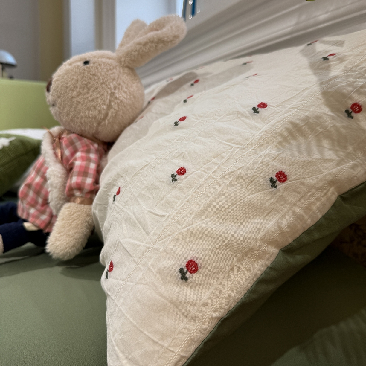 91家纺网 家纺一手货源 找家纺 怡家居 2026春夏新款全棉纯棉水洗棉提花四件套 小红花