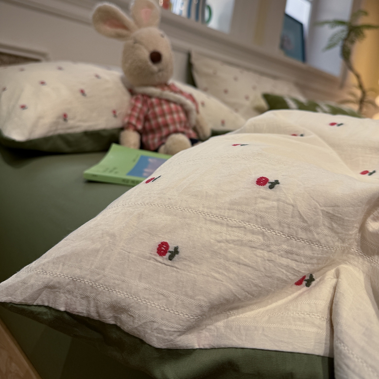 91家纺网 家纺一手货源 找家纺 怡家居 2026春夏新款全棉纯棉水洗棉提花四件套 小红花