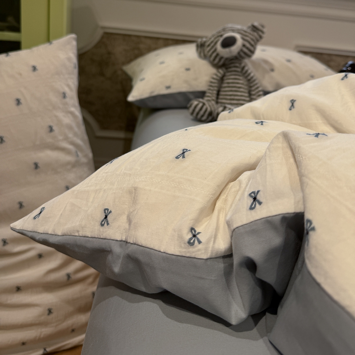 91家纺网 家纺一手货源 找家纺 怡家居 2026春夏新款全棉纯棉水洗棉提花四件套 蓝色蝴蝶结