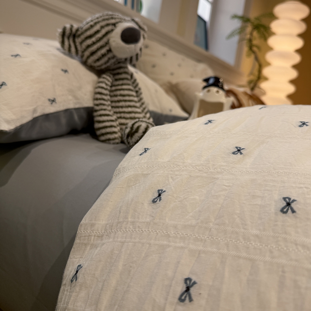 91家纺网 家纺一手货源 找家纺 怡家居 2026春夏新款全棉纯棉水洗棉提花四件套 蓝色蝴蝶结