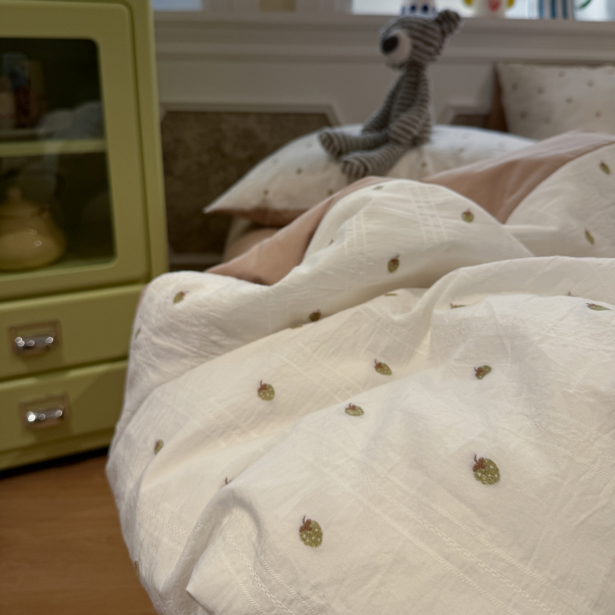 91家纺网 家纺一手货源 找家纺 怡家居 2026春夏新款全棉纯棉水洗棉提花四件套 甜心草莓