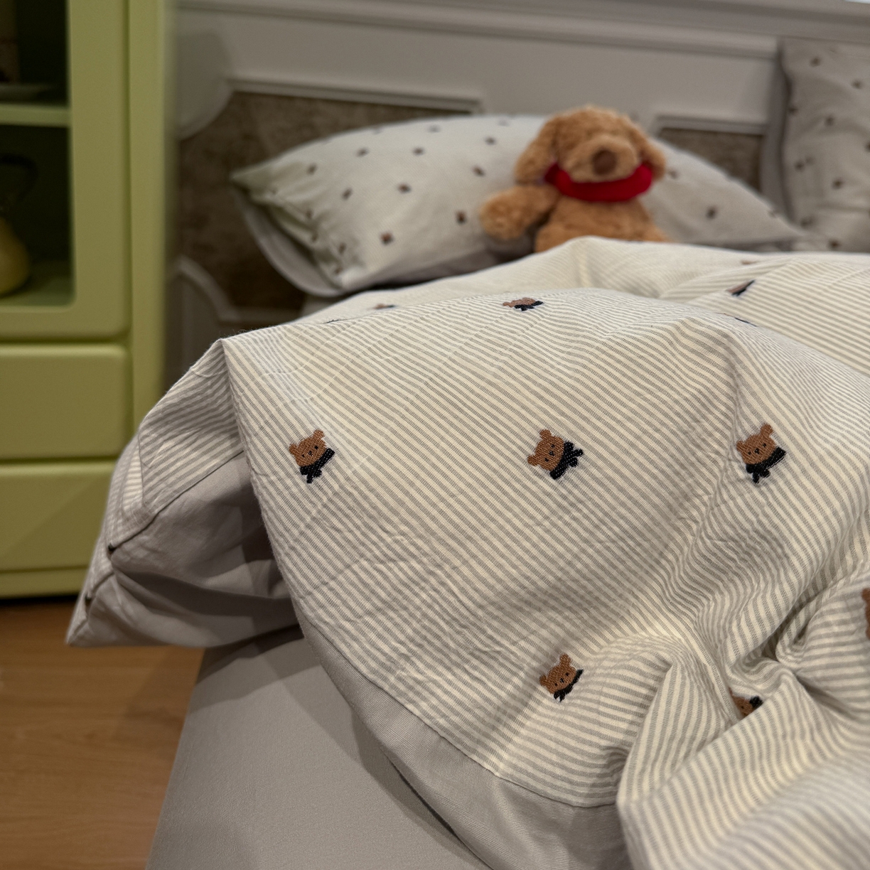 91家纺网 家纺一手货源 找家纺 怡家居 2026春夏新款全棉纯棉水洗棉提花四件套 小灰熊