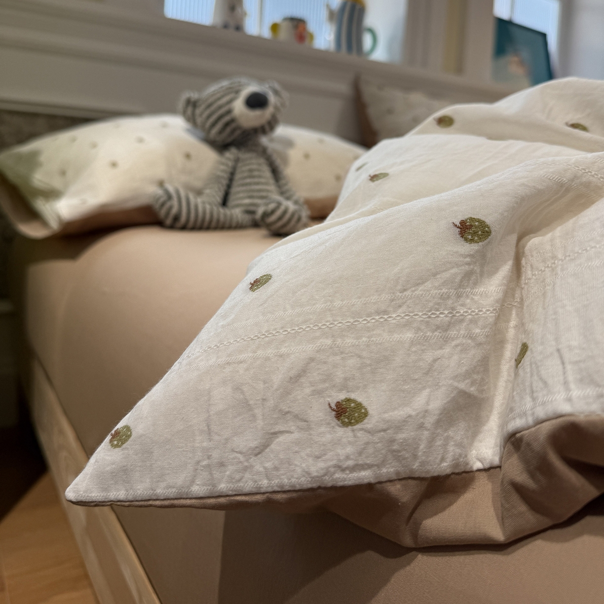 91家纺网 家纺一手货源 找家纺 怡家居 2026春夏新款全棉纯棉水洗棉提花四件套 甜心草莓