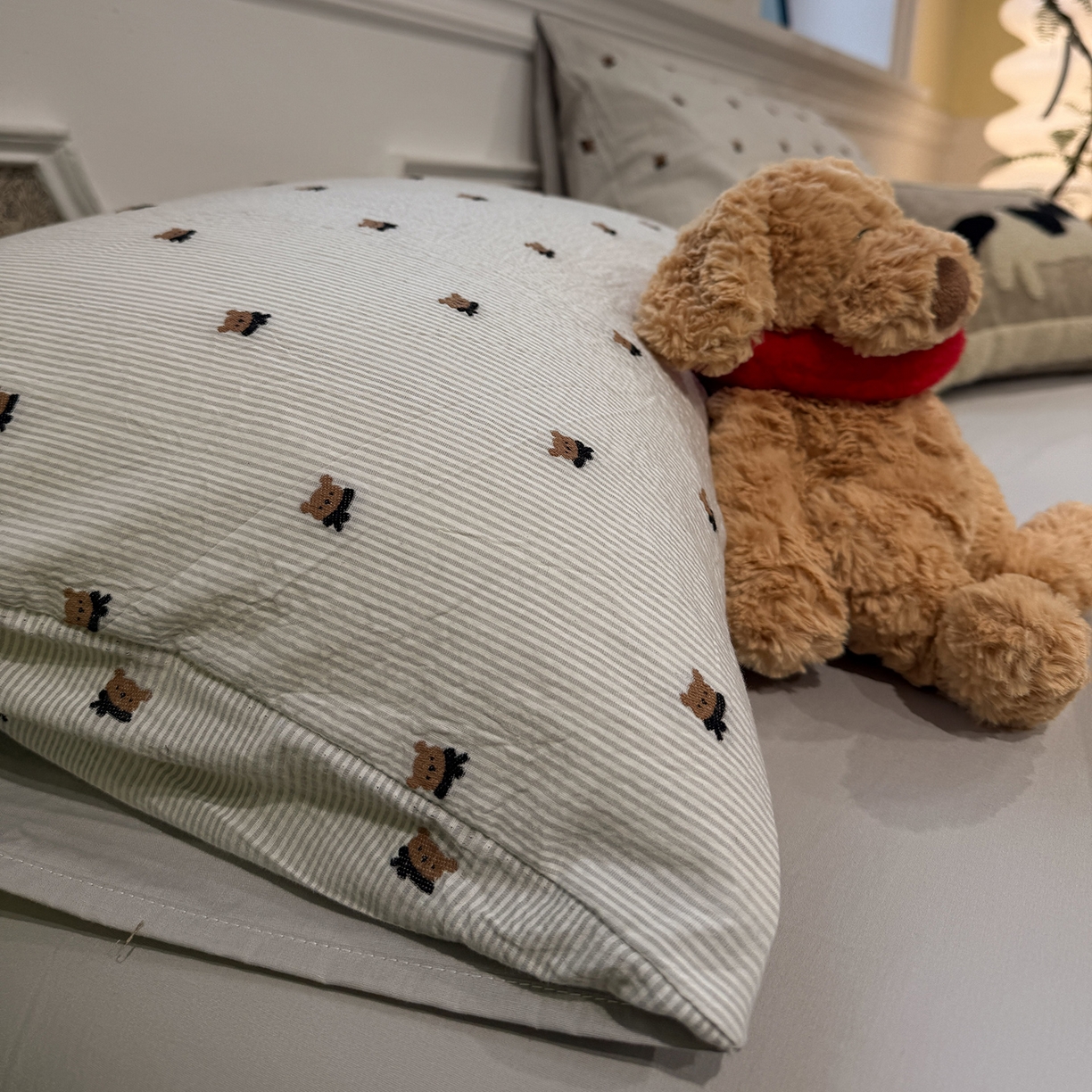 91家纺网 家纺一手货源 找家纺 怡家居 2026春夏新款全棉纯棉水洗棉提花四件套 小灰熊