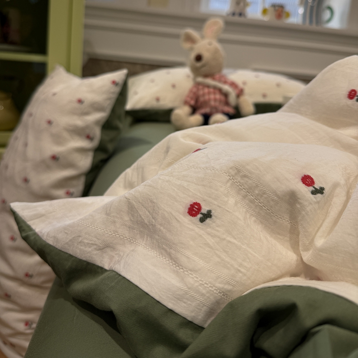 91家纺网 家纺一手货源 找家纺 怡家居 2026春夏新款全棉纯棉水洗棉提花四件套 小红花