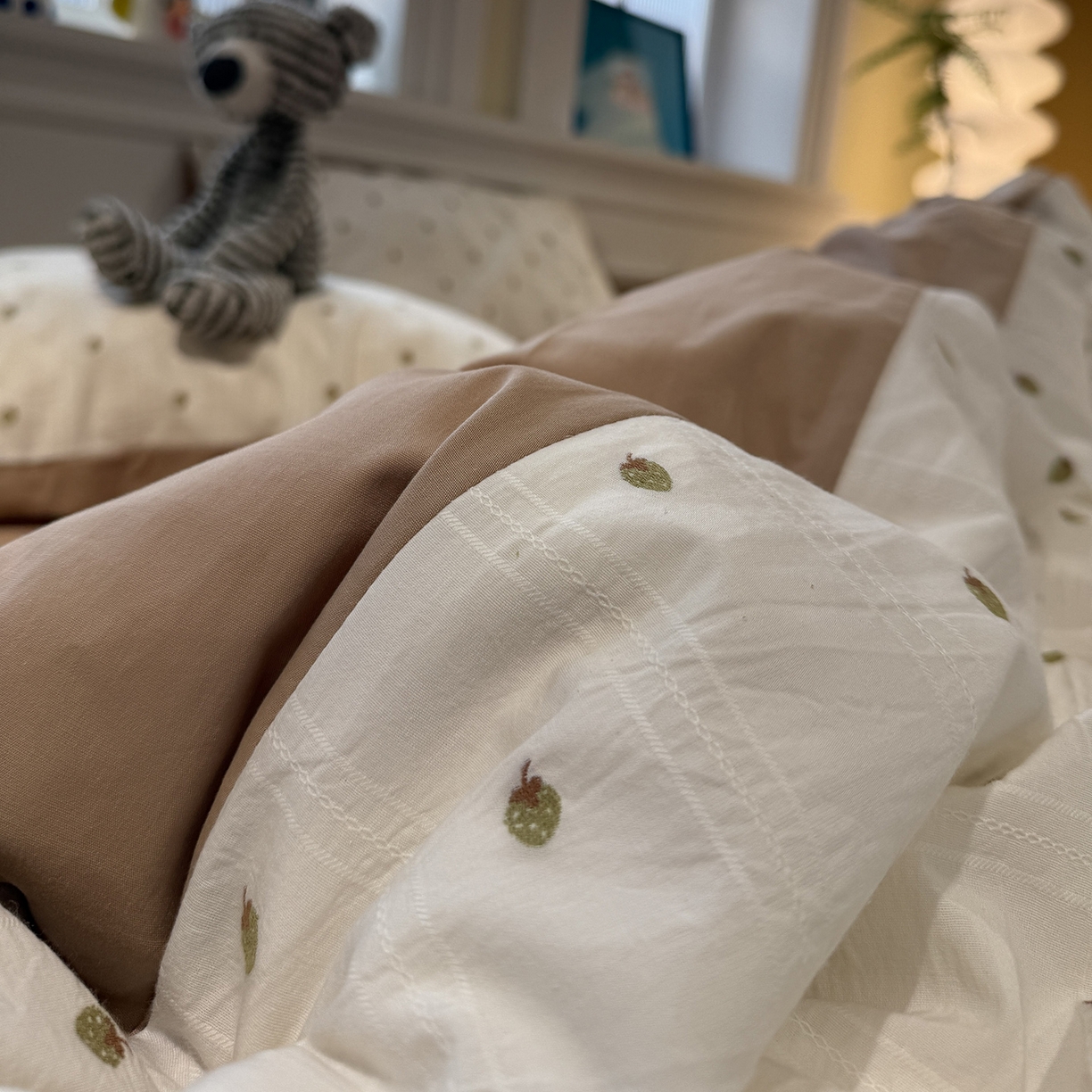 91家纺网 家纺一手货源 找家纺 怡家居 2026春夏新款全棉纯棉水洗棉提花四件套 甜心草莓