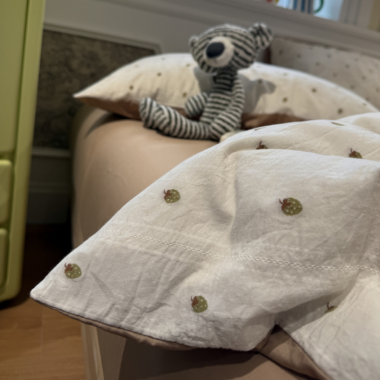 91家纺网 家纺一手货源 找家纺 怡家居 2026春夏新款全棉纯棉水洗棉提花四件套 甜心草莓