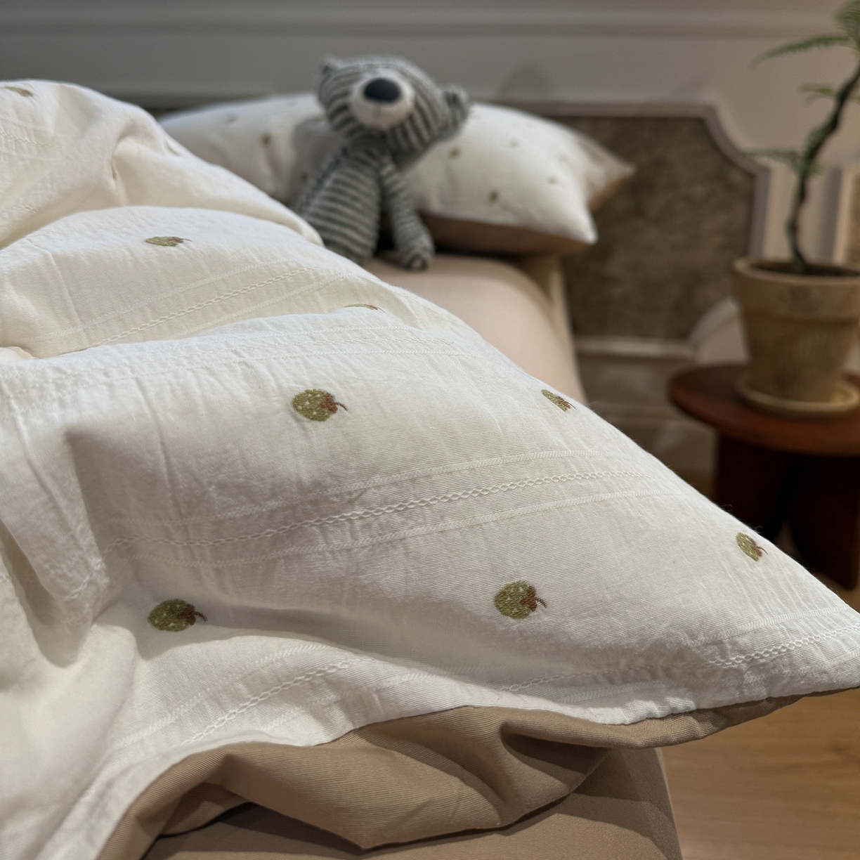 91家纺网 家纺一手货源 找家纺 怡家居 2026春夏新款全棉纯棉水洗棉提花四件套 甜心草莓