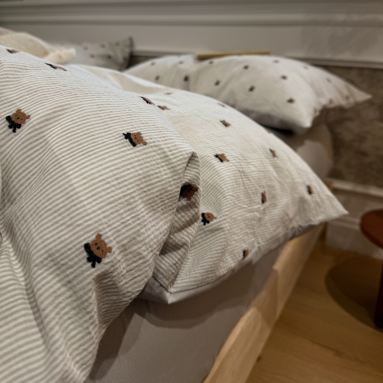 91家纺网 家纺一手货源 找家纺 怡家居 2026春夏新款全棉纯棉水洗棉提花四件套 小灰熊