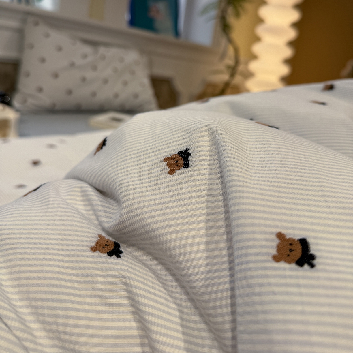 91家纺网 家纺一手货源 找家纺 怡家居 2026春夏新款全棉纯棉水洗棉提花四件套 小兰熊