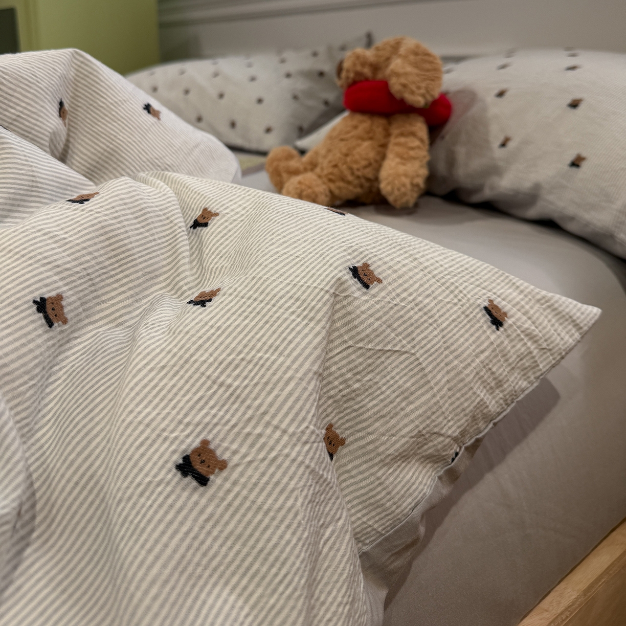 91家纺网 家纺一手货源 找家纺 怡家居 2026春夏新款全棉纯棉水洗棉提花四件套 小灰熊